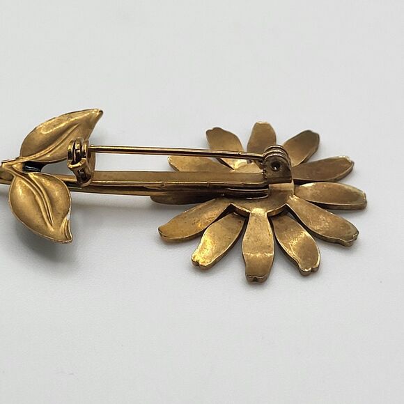 Vintage 60s Hippie Metal Flower Child Daisy Figural Brooch Pin 3.5in - Picture 3 of 3